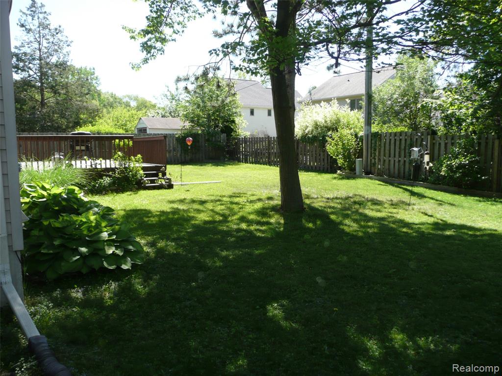 2388 Ava Howell, MI 48843 - Photo 5 of 31