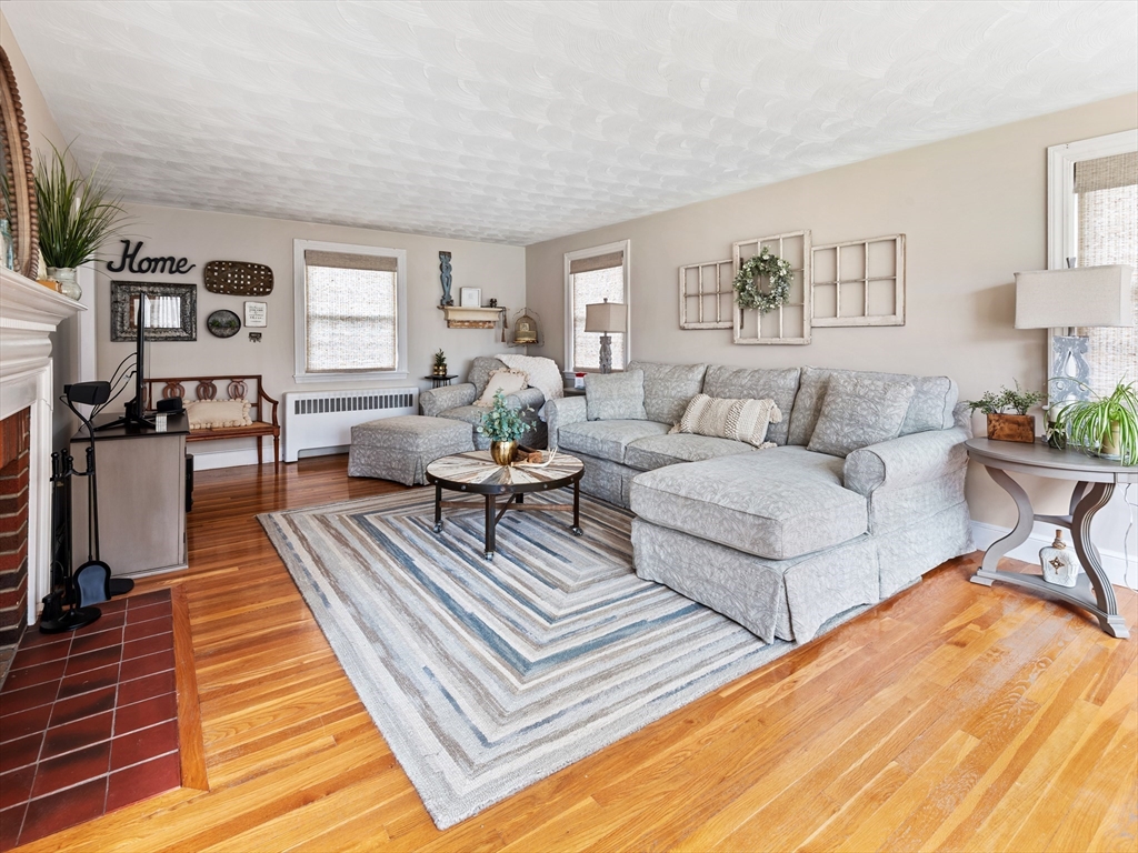 805 Farm Road Marlborough, MA 01752 - Photo 11 of 42 Gallery Image 11