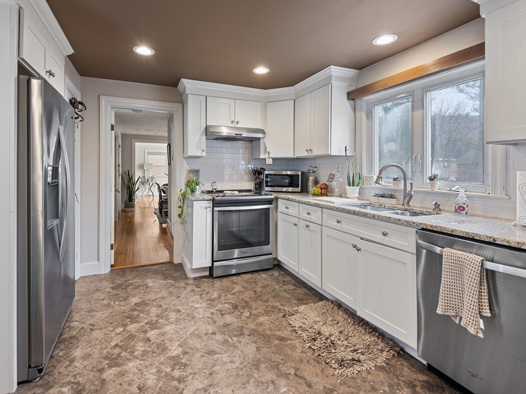 805 Farm Road Marlborough, MA 01752 - Photo 12 of 42 Gallery Image 12