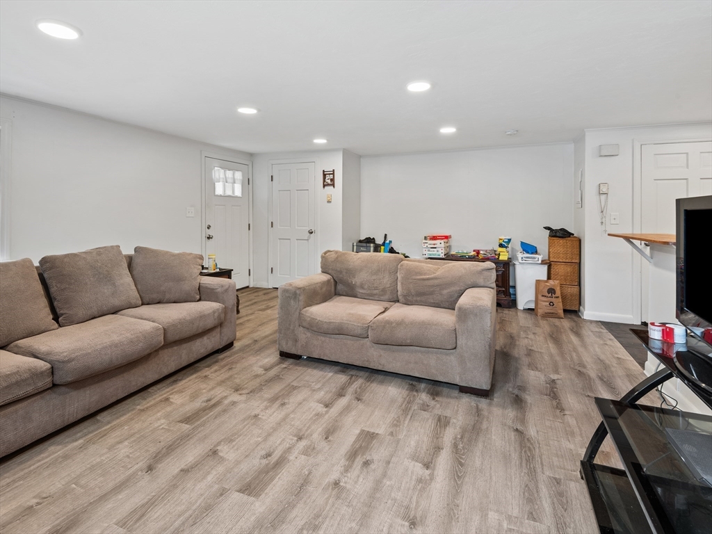 805 Farm Road Marlborough, MA 01752 - Photo 31 of 42 Gallery Image 31