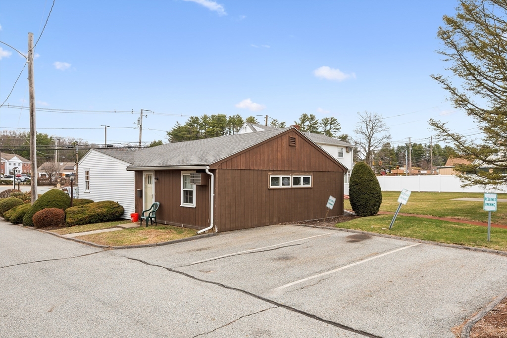 805 Farm Road Marlborough, MA 01752 - Photo 4 of 42 Gallery Image 4