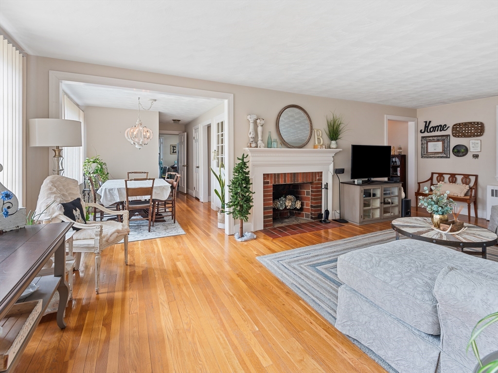 805 Farm Road Marlborough, MA 01752 - Photo 9 of 42 Gallery Image 9