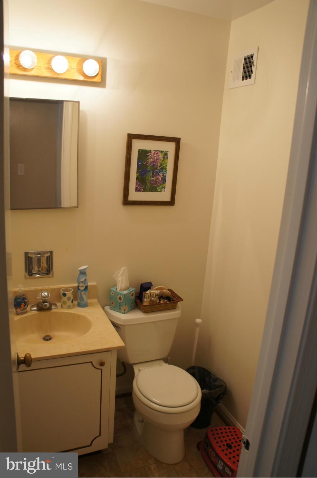 7912 Laural Valley Way Springfield, VA 22153 - Photo 22 of 30 Bath