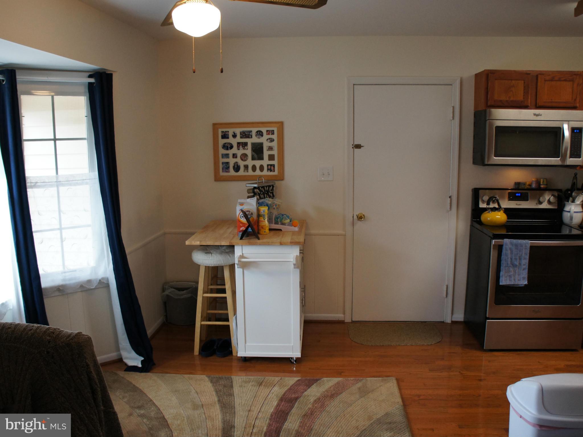 7912 Laural Valley Way Springfield, VA 22153 - Photo 10 of 30 Kitchen