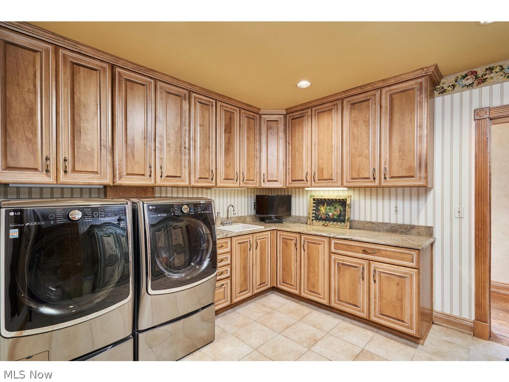 3000 Roundhill Road Akron, OH 44333 - Photo 27 of 45