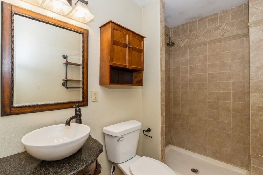 235 Holiday Road, Unit 2 Coralville, IA 52241 - Photo 14 of 31 Gallery Image 14