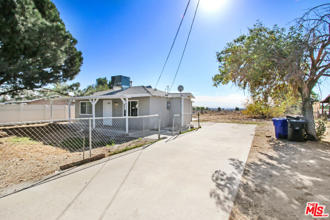 18217 Bohnert Avenue Rialto, CA 92377 - Photo 2 of 13 Gallery Image 2