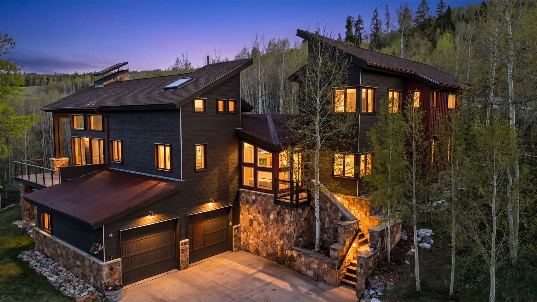 2800 Hunter's Knob Road Silverthorne, CO 80498 - Photo 1 of 37 a front view of a house