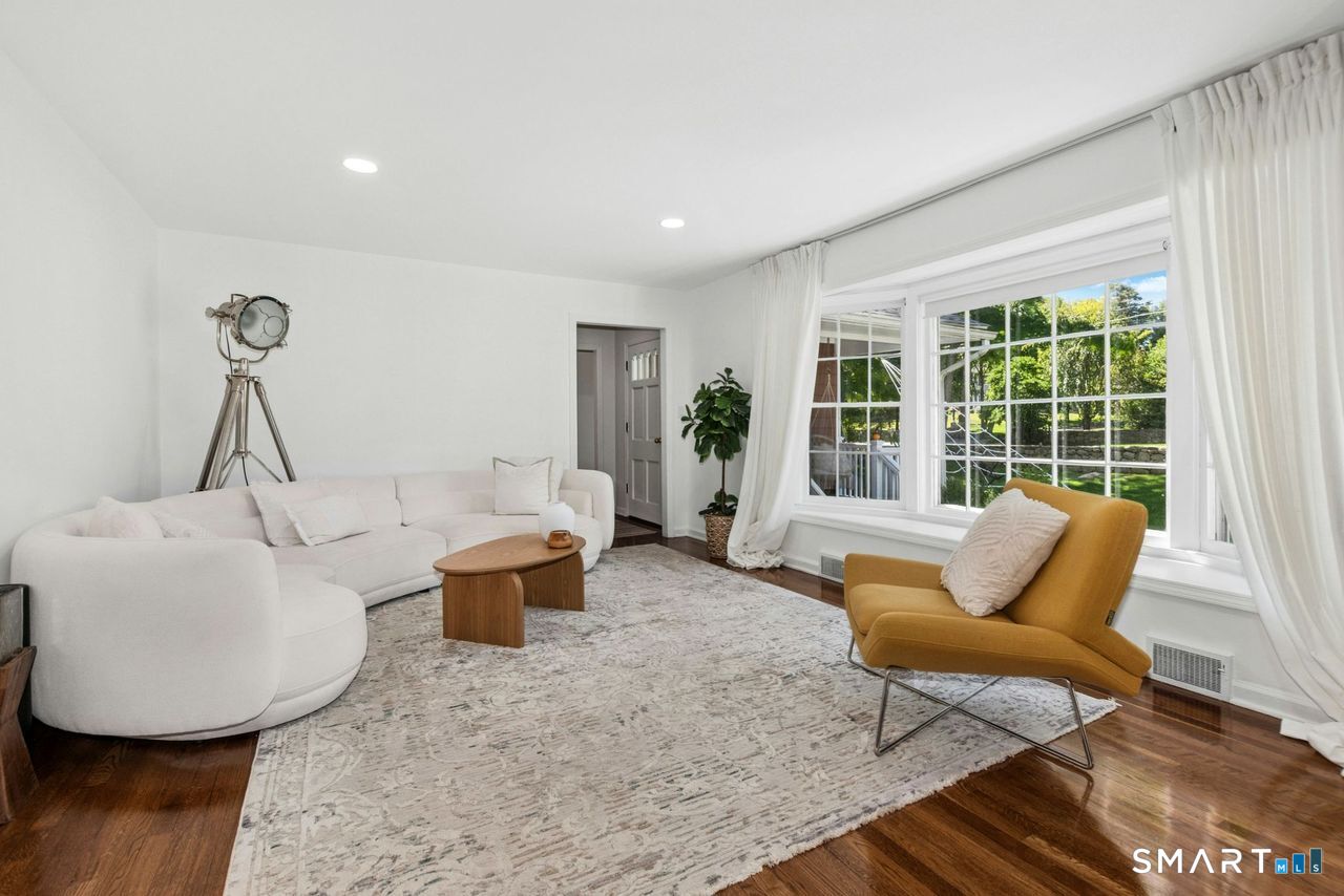 46 White Birch Road Ridgefield, CT 06877 - Photo 5 of 23 Gallery Image 5