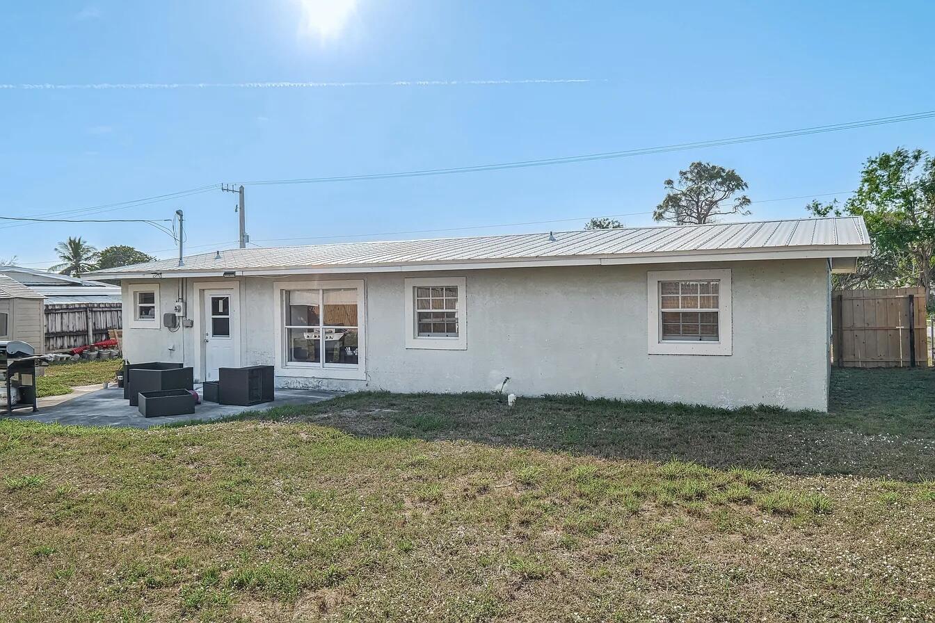 2831 Northeast Savannah Road Jensen Beach, FL 34957 - Photo 12 of 17 Back View
