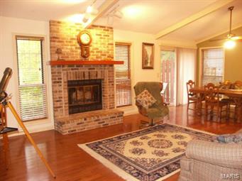 538 Rustic Valley Drive Ballwin, MO 63021 - Photo 2 of 26
