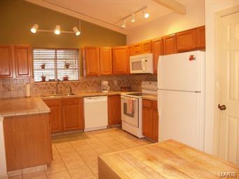 538 Rustic Valley Drive Ballwin, MO 63021 - Photo 8 of 26