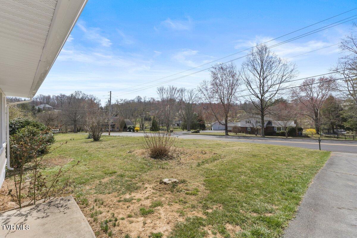 767 Powder Branch Road Elizabethton, TN 37643 - Photo 33 of 36 128A4712