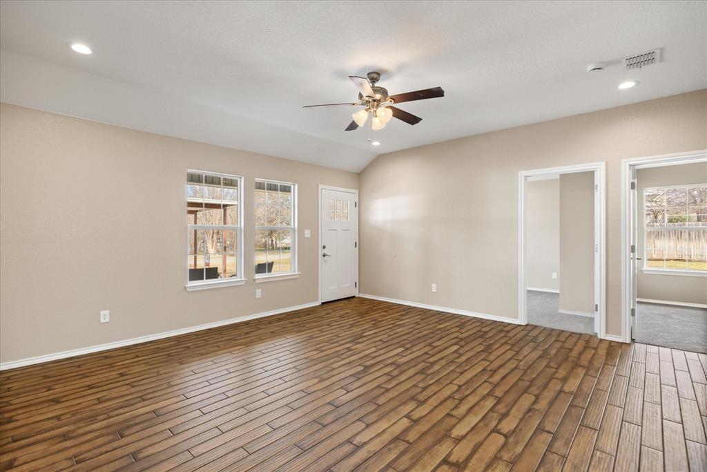 1813 Pioneer Road Granbury, TX 76049 - Photo 8 of 27