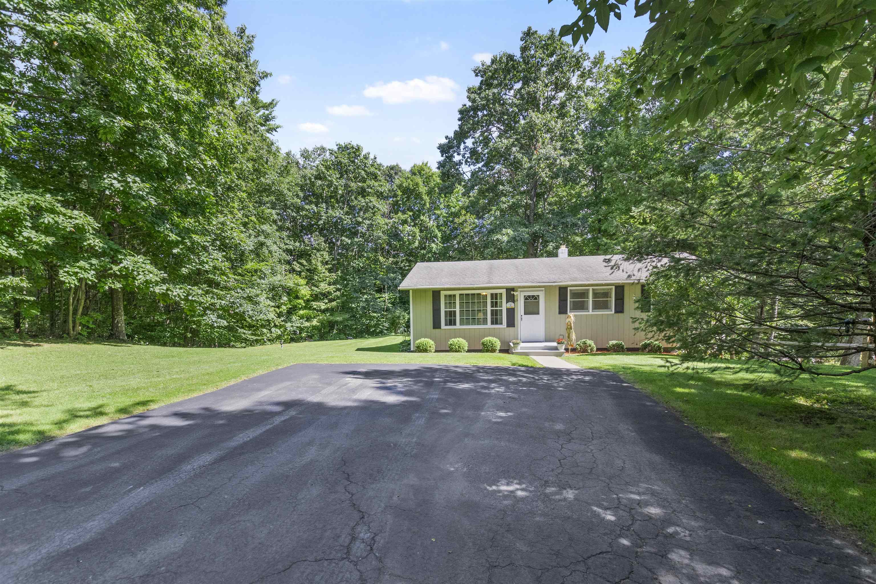 66 Pace Road Pownal, VT 05201 - Photo 2 of 40