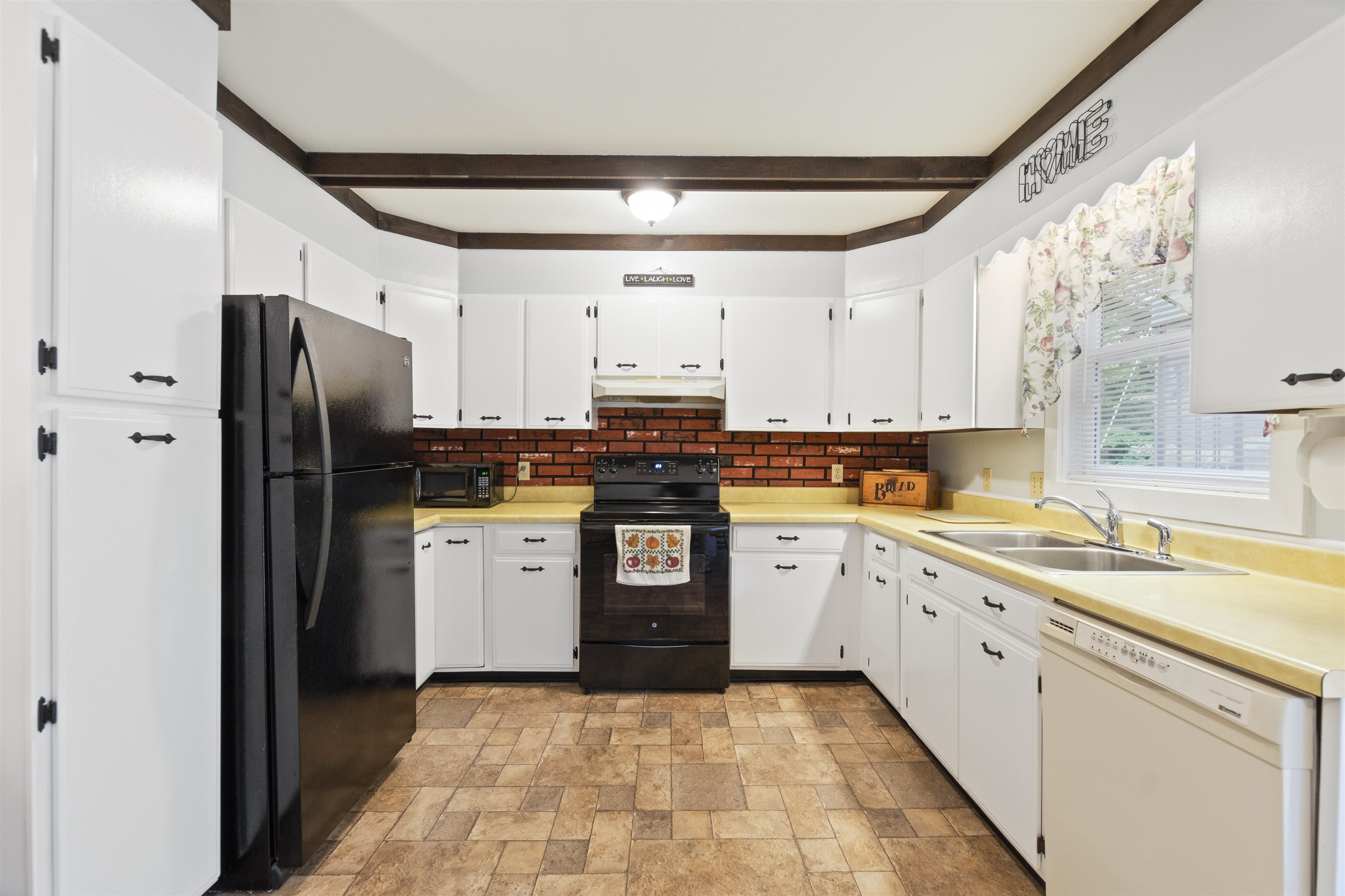 66 Pace Road Pownal, VT 05201 - Photo 23 of 40