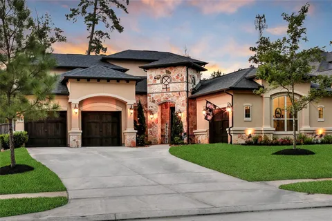 $799,999 | 34134 Mill Creek Way, Pinehurst, TX 77362