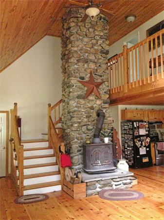 60 Monson Turnpike Road Petersham, MA 01366 - Photo 8 of 24