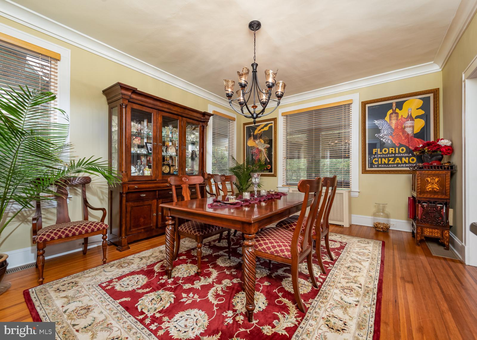 5719 Ridgedale Road Baltimore, MD 21209 - Photo 3 of 35 Spacious and ready for the Dinner Party