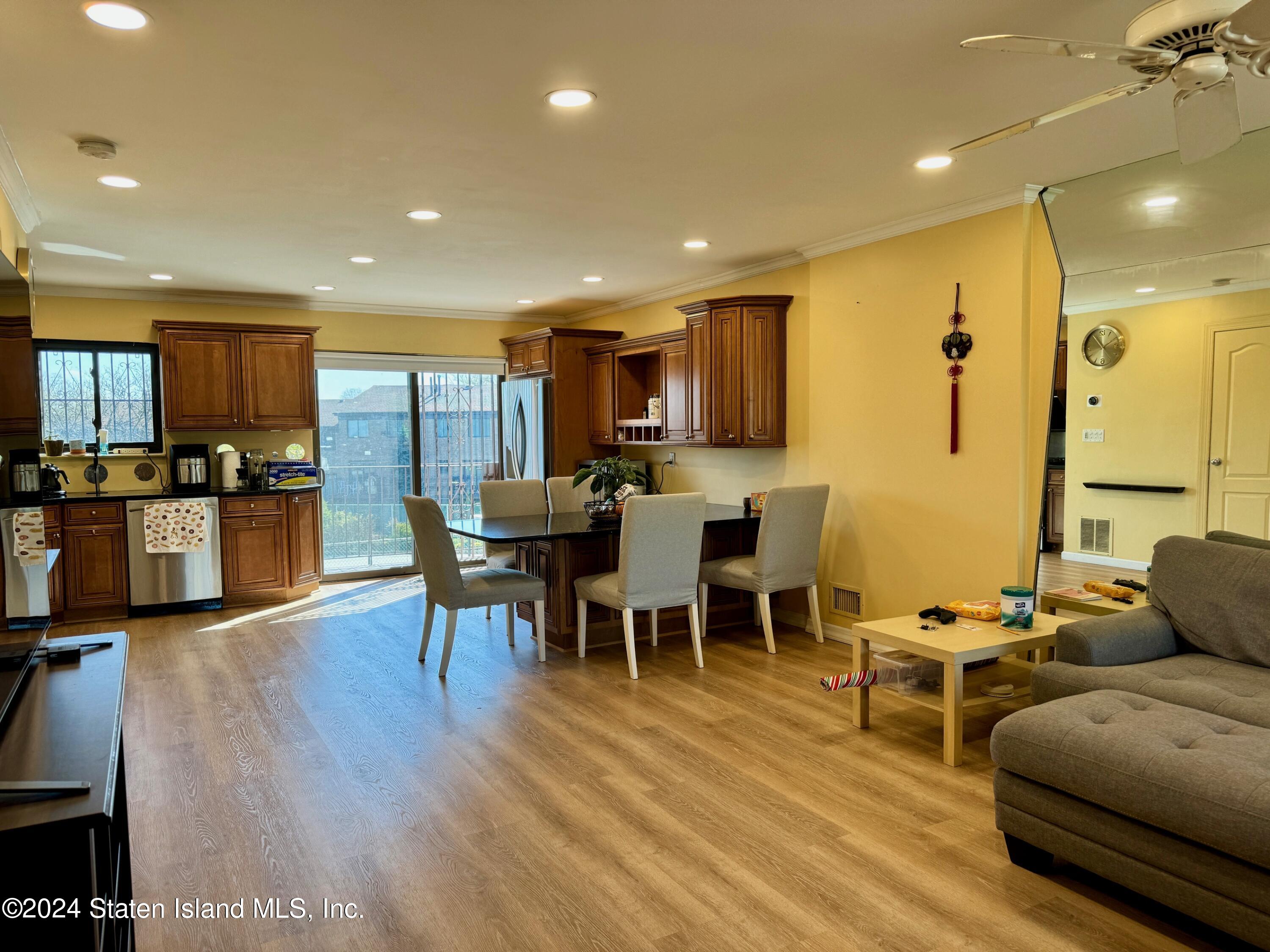 70 Narrows Road South, Unit 2 Staten Island, NY 10305 - Photo 2 of 29 07