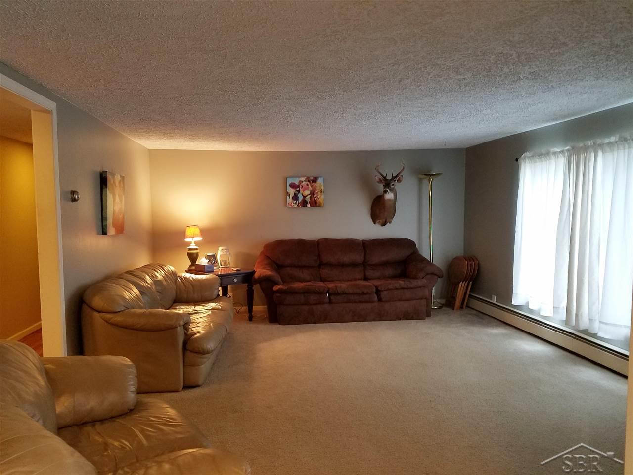 10978 Henderson Road Corunna, MI 48817 - Photo 4 of 11 31374049-3.JPG