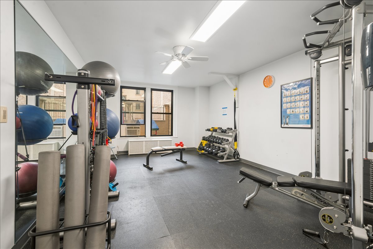 3100 North Sheridan Road, Unit 10E Chicago, IL 60657 - Photo 40 of 41 Gallery Image 40