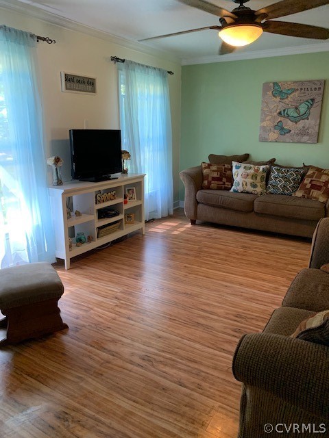 300 Chasnell Road North Chesterfield, VA 23236 - Photo 4 of 25 Living Room