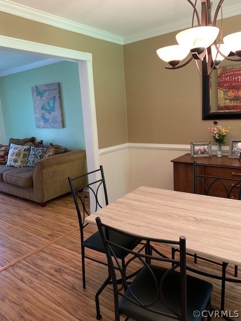 300 Chasnell Road North Chesterfield, VA 23236 - Photo 7 of 25 Dining Room with view towards living room.