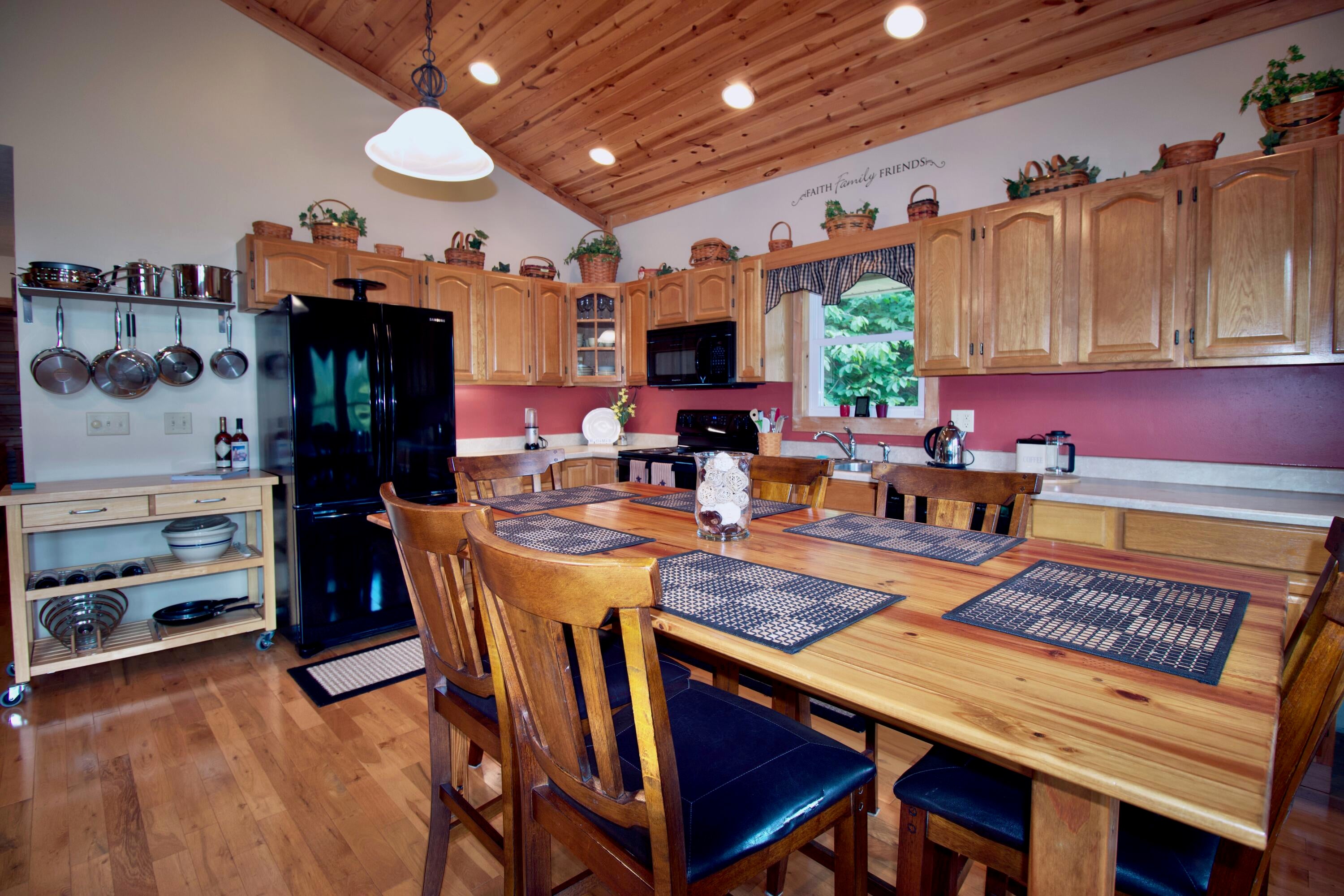 2389 New River Road Hinton, WV 25951 - Photo 20 of 27 Gallery Image 20
