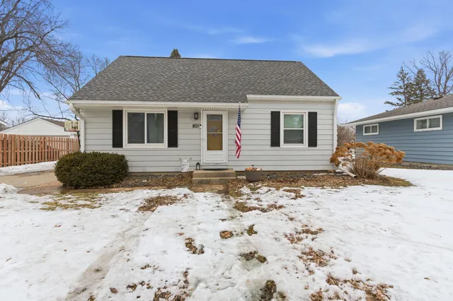 $205,000 | 801 Olena Avenue Southeast, Willmar, MN 56201