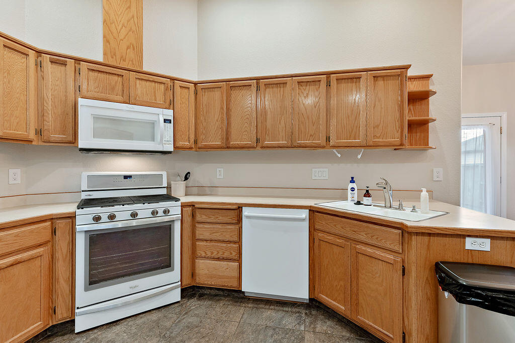 2535 Beebe Road Central Point, OR 97502 - Photo 14 of 48 BR(22)