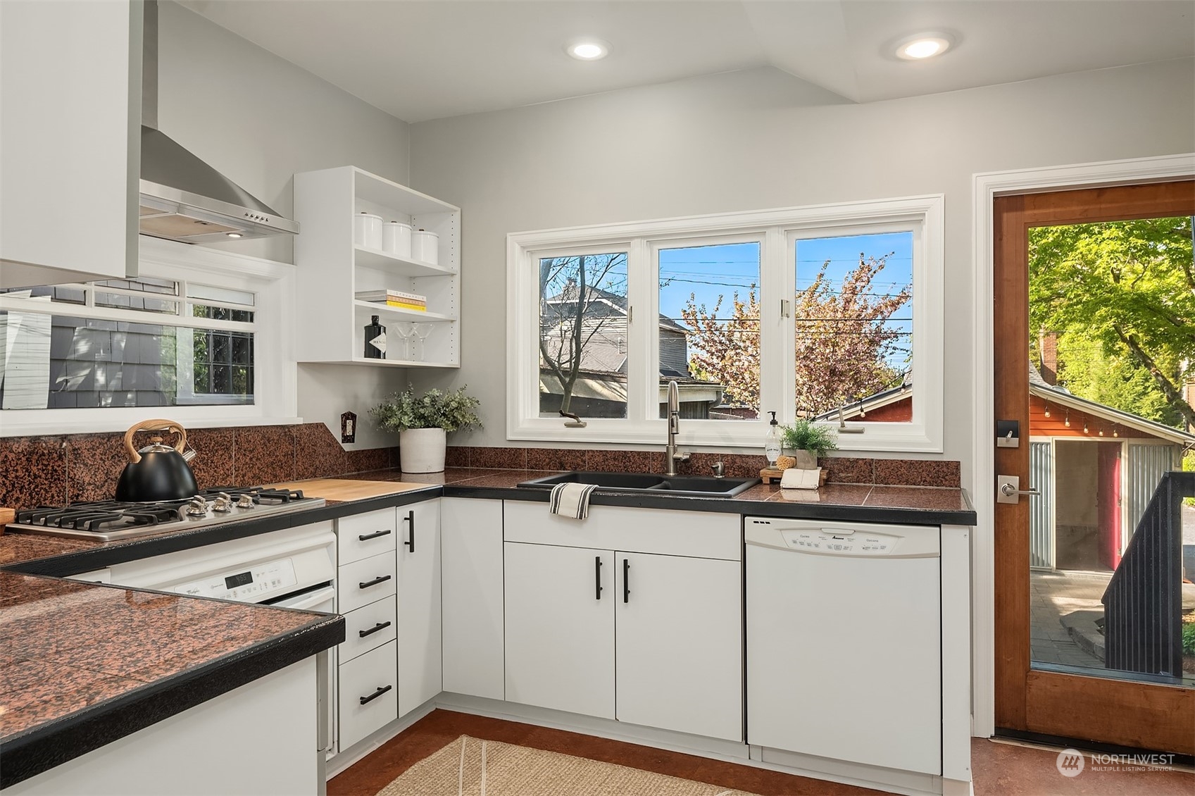 2332 North 64th Street Seattle, WA 98103 - Photo 14 of 40 Gallery Image 14