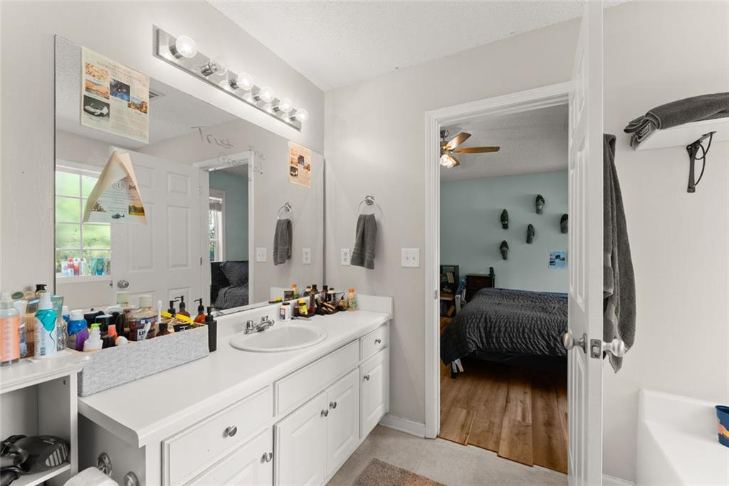 654 Marigold Lane Mount Airy, GA 30563 - Photo 20 of 27 a en suite spacious bathroom with double sink and a mirror