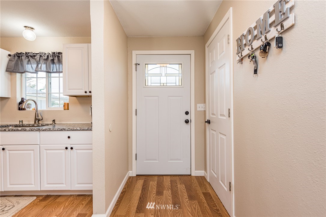 312 Heuhslein Road Port Angeles, WA 98362 - Photo 3 of 39 Gallery Image 3