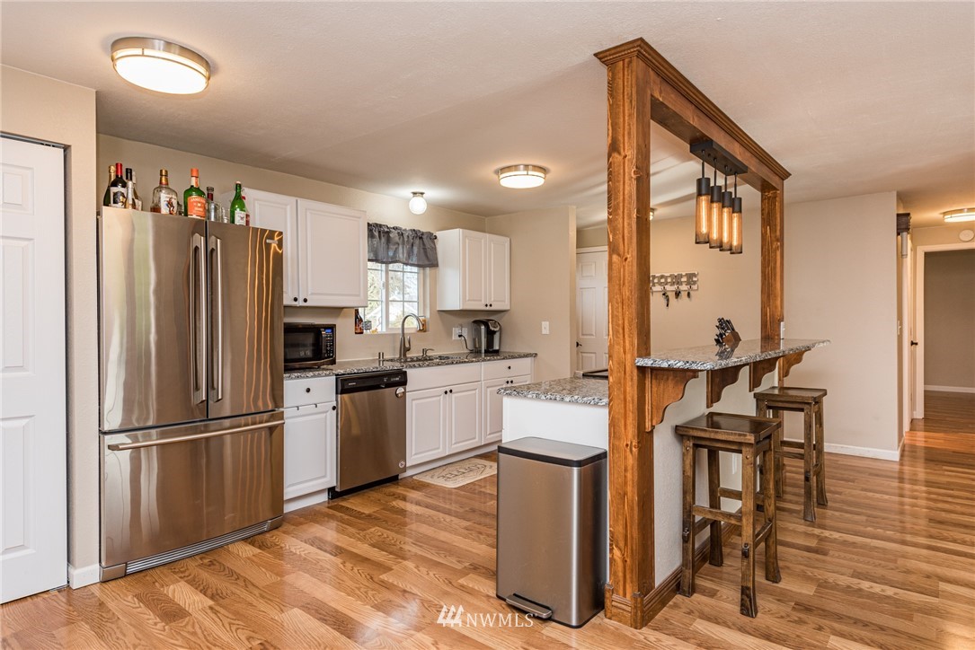 312 Heuhslein Road Port Angeles, WA 98362 - Photo 4 of 39 Gallery Image 4