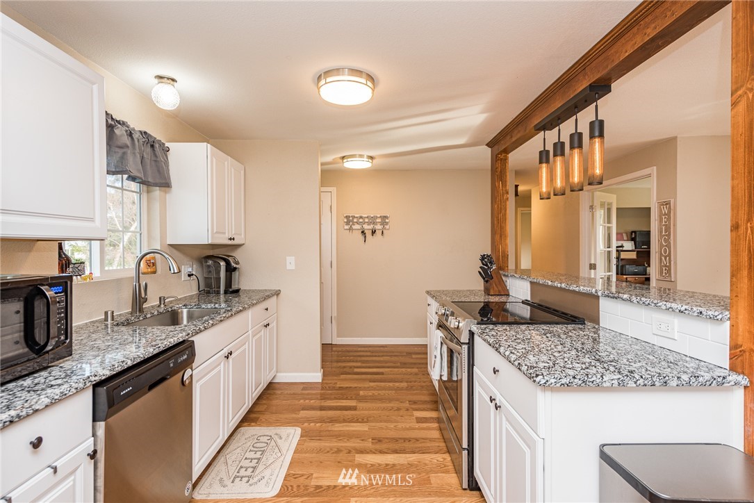 312 Heuhslein Road Port Angeles, WA 98362 - Photo 7 of 39 Gallery Image 7