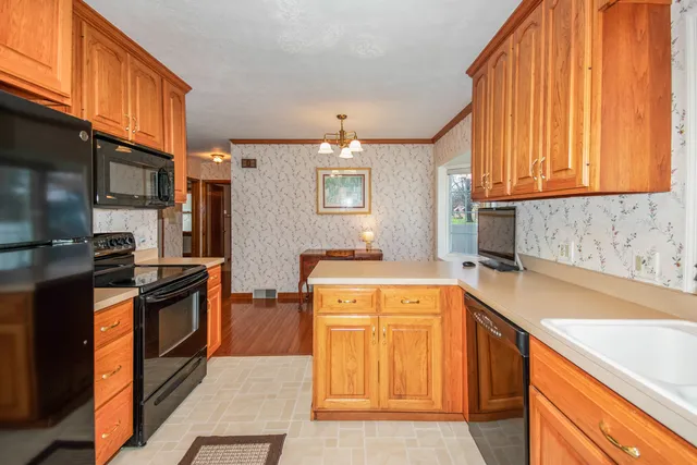 $328,000 | 2110 East Oakland Avenue, Bloomington, IL 61701