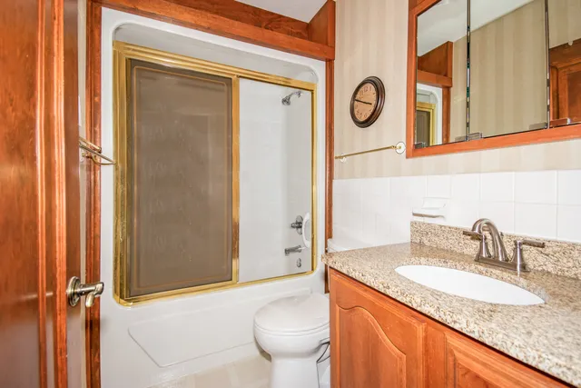 $328,000 | 2110 East Oakland Avenue, Bloomington, IL 61701