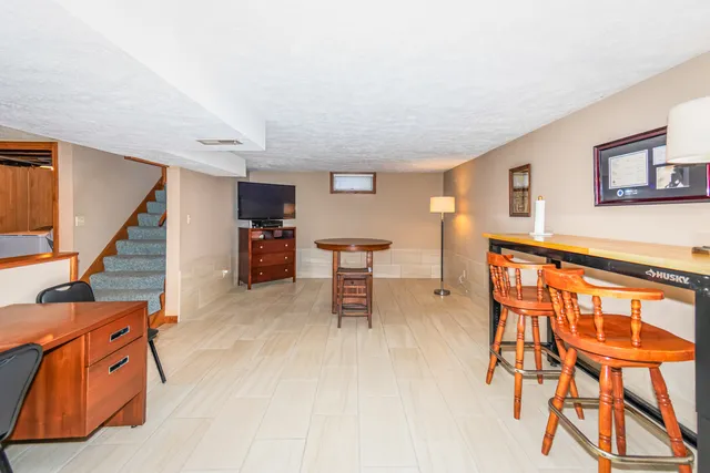 $328,000 | 2110 East Oakland Avenue, Bloomington, IL 61701