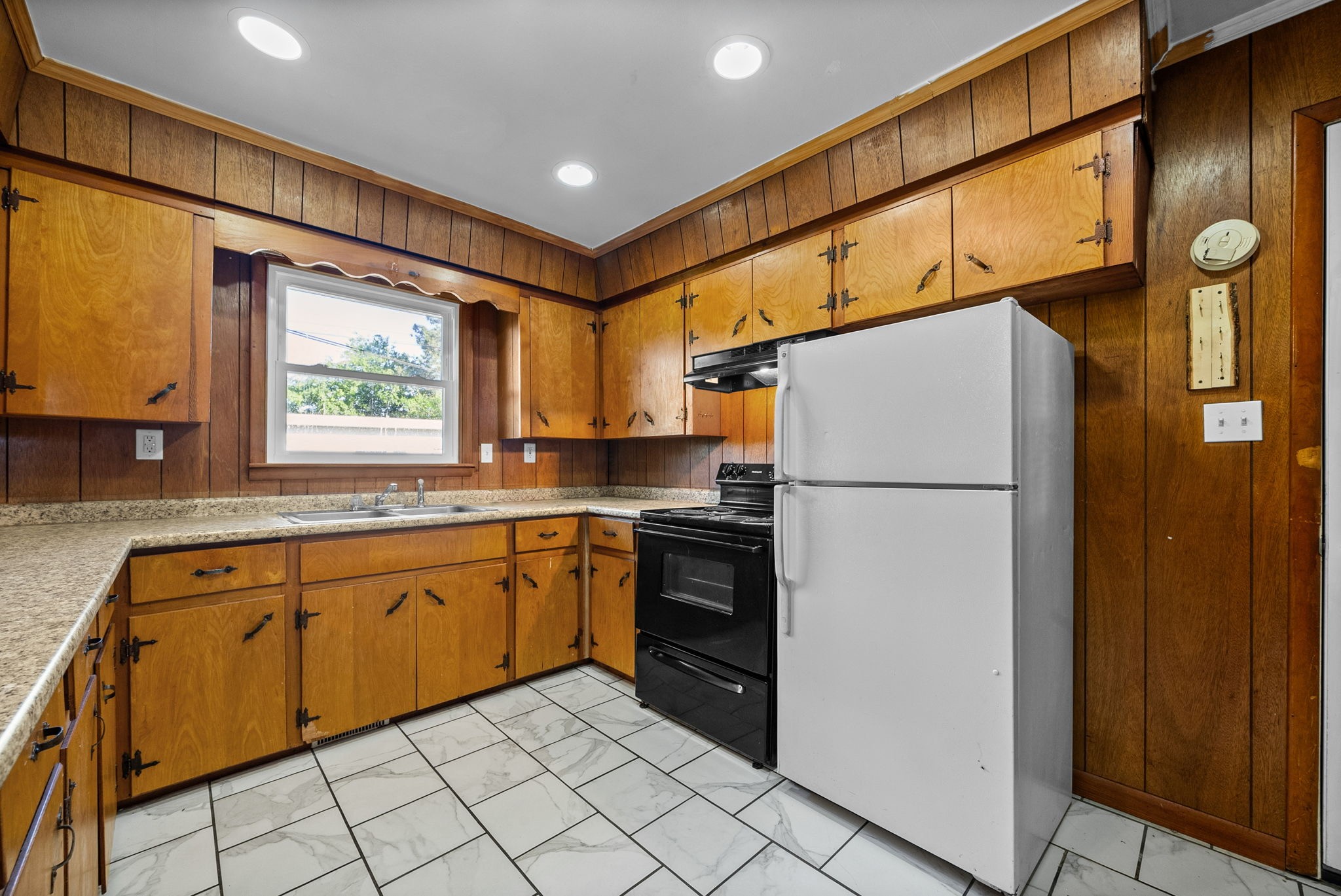 360 North Main Street Erin, TN 37061 - Photo 9 of 22 a kitchen with appliances cabinets and a sink