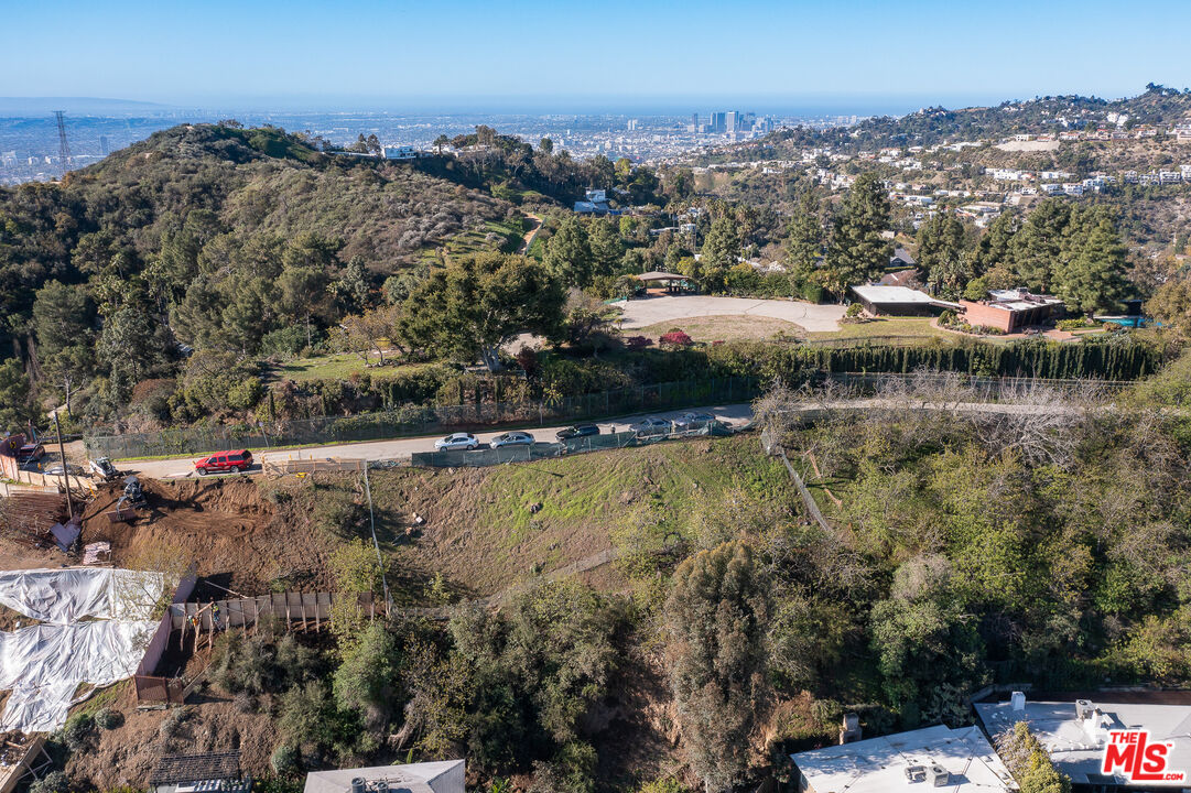 7315 Pyramid Place Los Angeles, CA 90046 - Photo 13 of 14 a view of a city