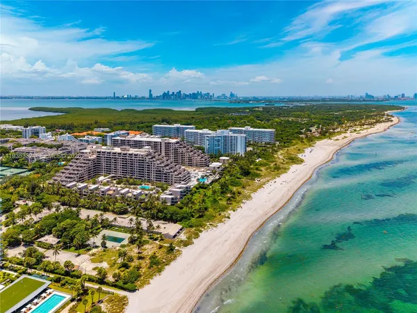 $1,500,000 | 141 Crandon Boulevard, Unit 446, Key Biscayne, FL 33149