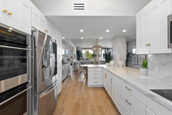 $1,500,000 | 141 Crandon Boulevard, Unit 446, Key Biscayne, FL 33149