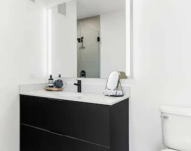 $4,000 | 225 North Elizabeth Street, Unit 709, Chicago, IL 60607