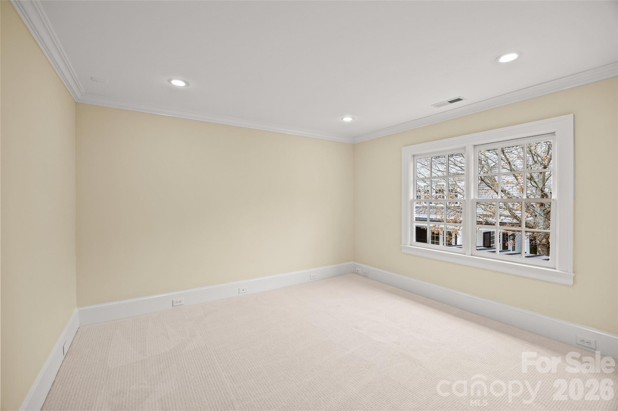 640 Colville Road Charlotte, NC 28207 - Photo 40 of 48 an empty room with a window
