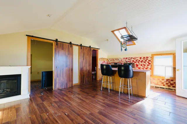 $260,000 | 4 Water Street, Vinalhaven, ME 04863