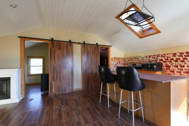 $260,000 | 4 Water Street, Vinalhaven, ME 04863