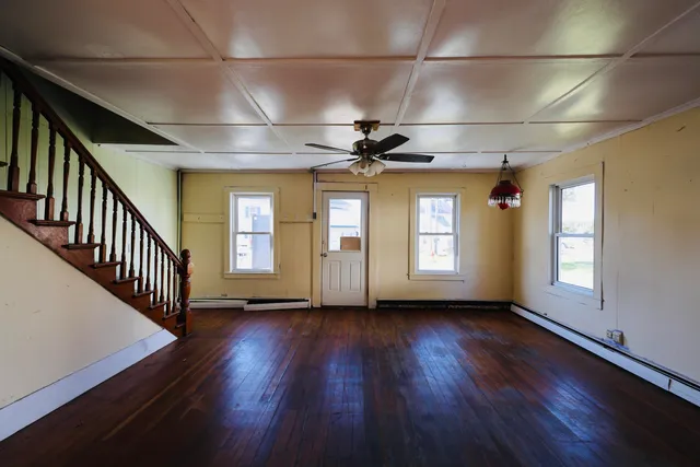 $260,000 | 4 Water Street, Vinalhaven, ME 04863