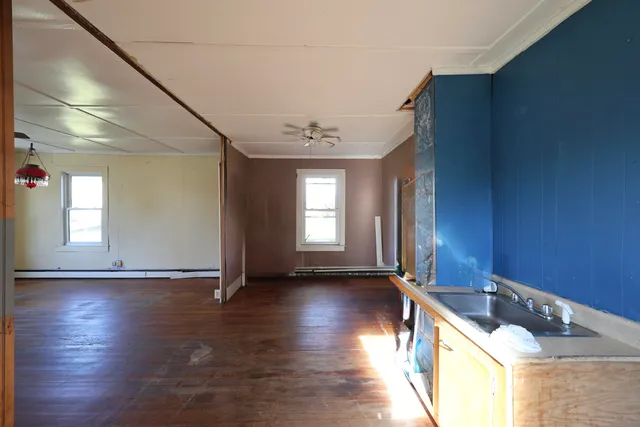 $260,000 | 4 Water Street, Vinalhaven, ME 04863