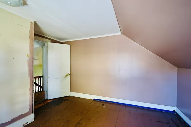 $260,000 | 4 Water Street, Vinalhaven, ME 04863